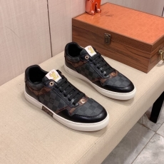 Louis Vuitton Low Shoes